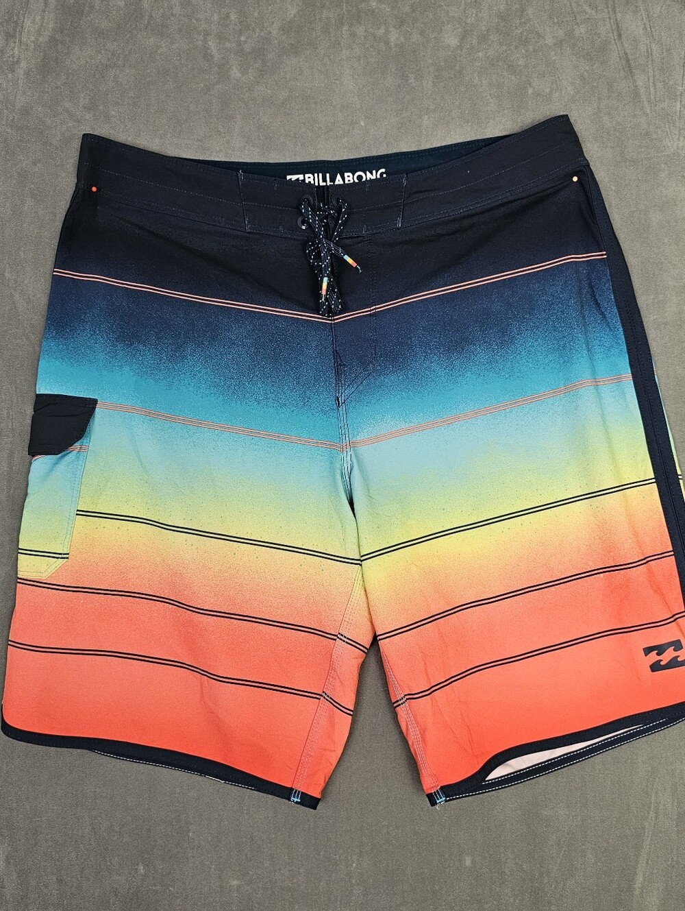Billabong Platinum-X All Day Lightweight Cargo Board Shorts. Men's 34 A7-5